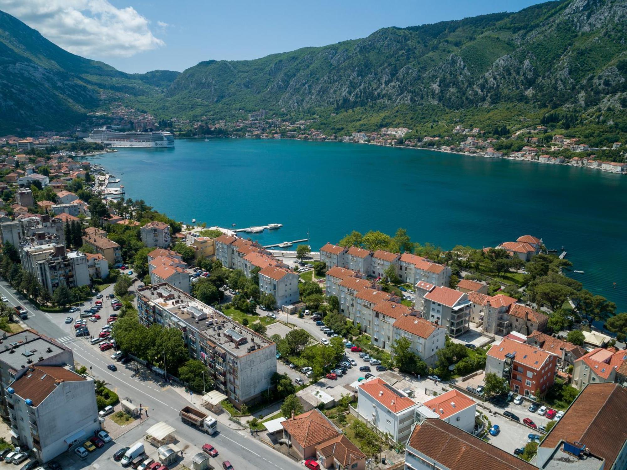 Maison W Kotor Eksteriør bilde